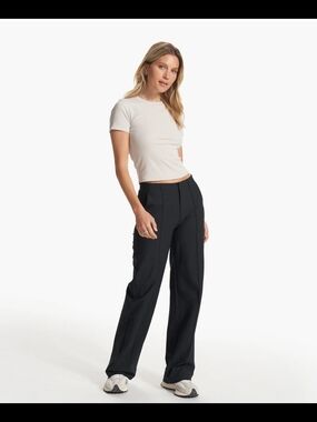 Vuori Womens Vuori Meta™ Wideleg Pant size M Black